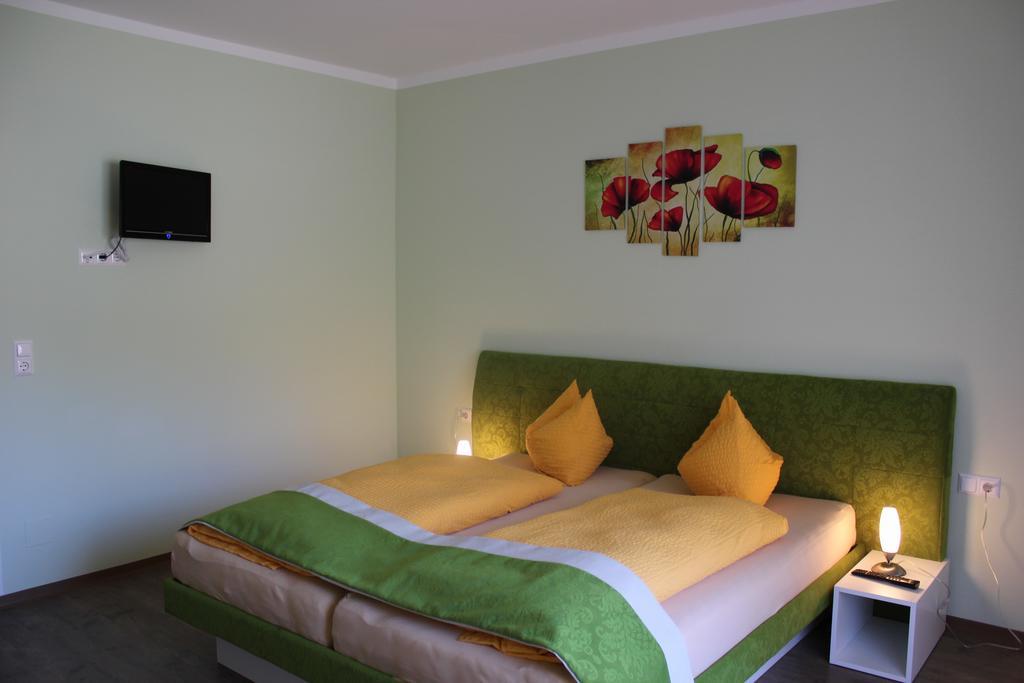 Gasthof Zum Mohrn Oberwoelz Stadt Room photo
